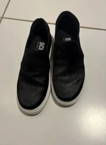 Vendo tênis Schutz de camurça 