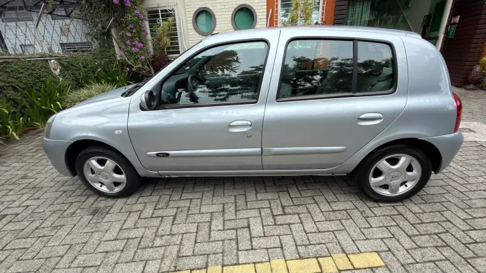 Renault Clio Privilège Hi-flex 1.0 16V 5P 2006