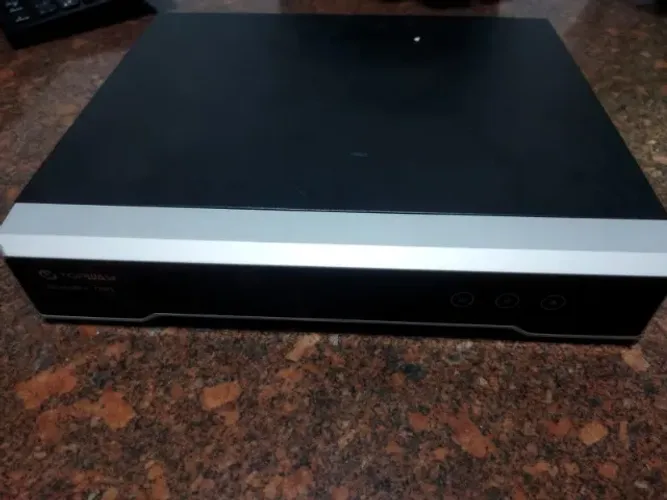 DVR Híbrido Stand Alone Topway Defender 4-720T3 - Usado, sem HD