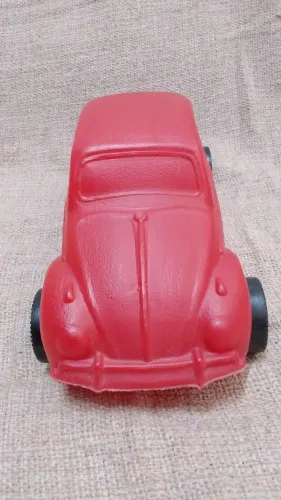 Fusca vermelho de plástico da marca Atlas