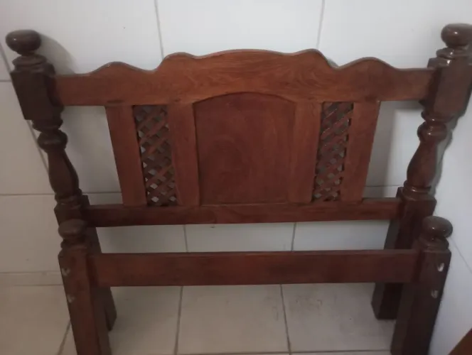 Cama móvel gravata solteirão