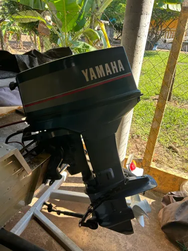 Vendo motor de popa yamaha 2t 40hp Revisado