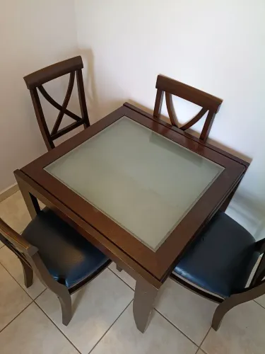 Mesa Extensível Madeira 4 e 8 lugares