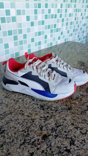 Tênis Puma masculino.