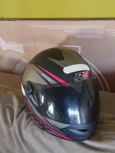 Capacete Pro Tork R8 Preto/Vermelho - Excelente estado