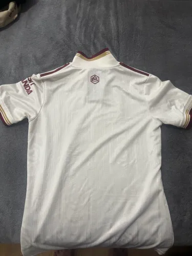 CAMISA ARSENA 2025/2026 SEMI NOVA TAMANHO P