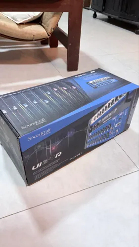 Mesa de som ui24r