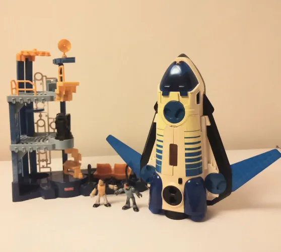 Nave Espacial com Estação de Lançamento Fisher-price Seminova