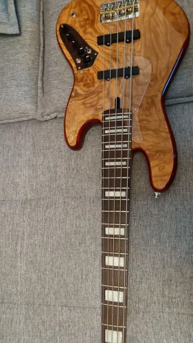 Contra baixo garcia's bass 5 cordas
