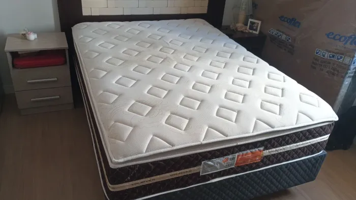 Colchão Casal umaflex (Novo)