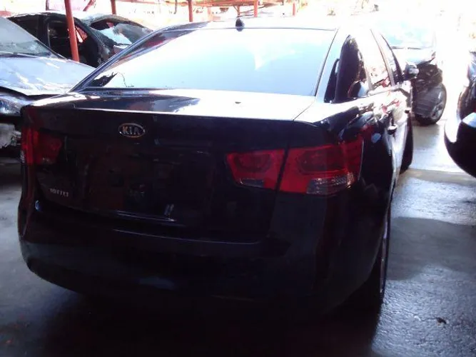 Peças usadas Kia Cerato ano 2010 1.6 16V 126cv gasolina aut