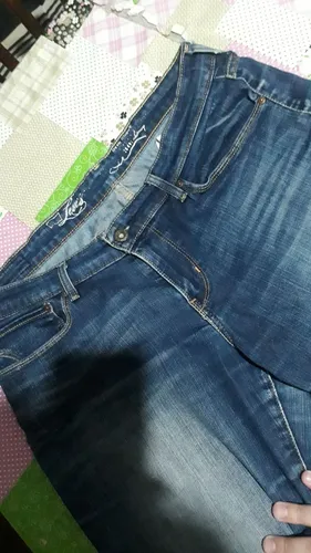 Calça jeans levis feminina