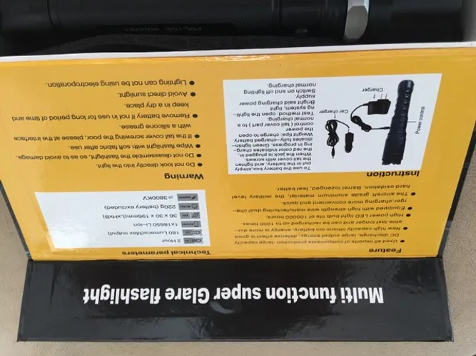 Lanterna policial com foco potente de longo alcance