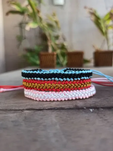Pulseira macrame trançada 