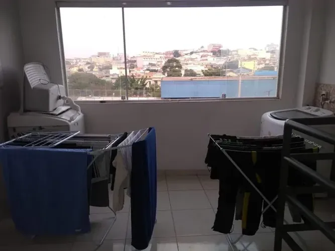Kitnet ao lado do metrô 998,00 casal 1200,00 sem burocracia água, luz e internet incluso