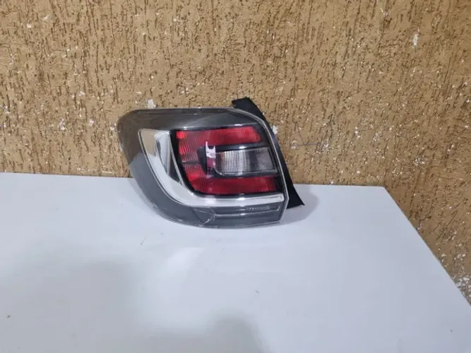 Lanterna esquerda Sandero Stepway 2015/2016/2017/2018/2019