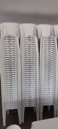 Cadeira bistro 182kg preta ou branca 38,75