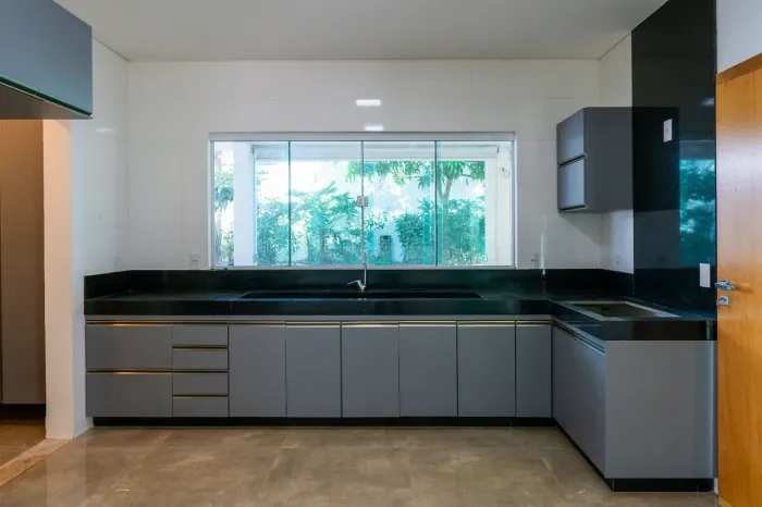 Excelente casa 4 suítes jardim Karaiba