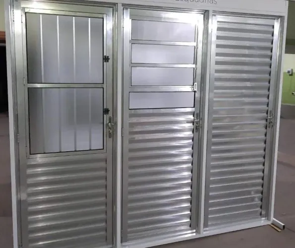 PORTAS ALUMÍNIO BRILHANTE APARTIR 469,90