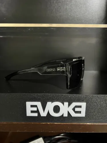 Óculos Evoke