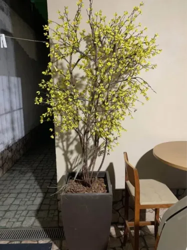 VASO DE FLOR ARTIFICIAL