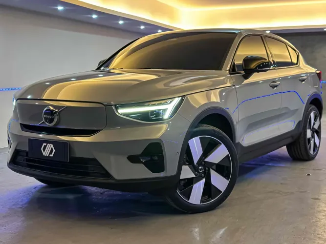 Volvo C40 Twin Ultimate (elétrico) 2024