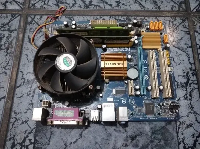 Placa mãe CORE2DUO DDR2 com 4GB 100%