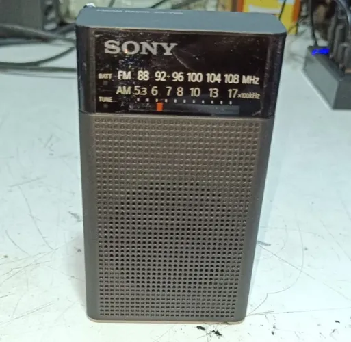 Rádio De Bolso Sony Am/fm Analógico Icf-p26 Seminovo
