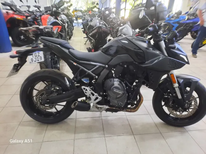 Suzuki GSX8S 2024/25 1900KM estado de 0km