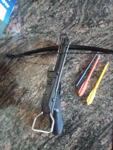 Mini besta, balestra 50 lbs pouco usada em ótimo estado