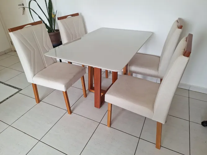Mesa 4 lugares + cadeiras