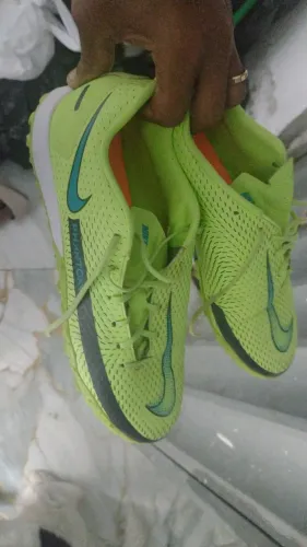 Chuteira Nike society 