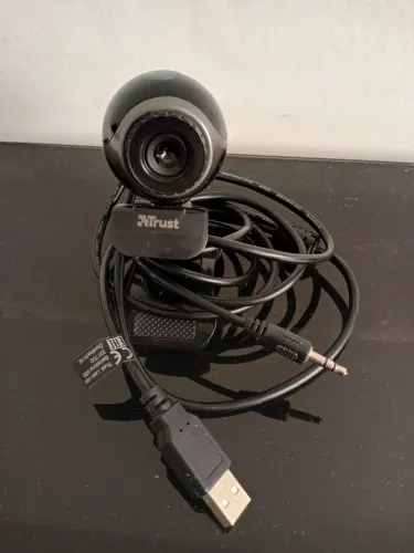 Webcam Trust Alta Qualidade USB + P2 (Microfone integrado)