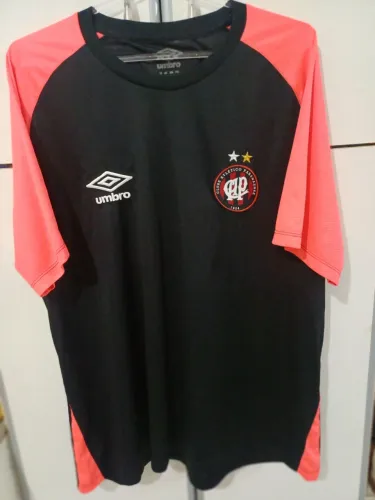 Camisa Umbro de treino do Atlético Paranaense