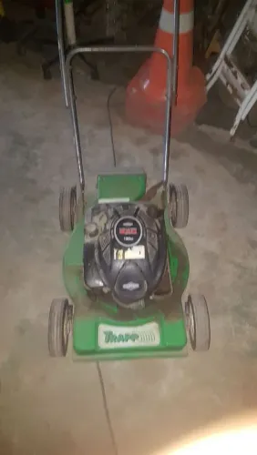 Cortador de grama a gasolina