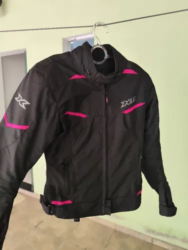 Jaqueta Feminina (Usada) Moto X11 impermeável - Ótimo estado.