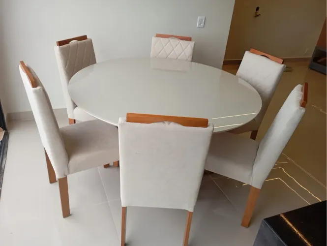 Mesa de Jantar Redonda de madeira com 6 Cadeiras