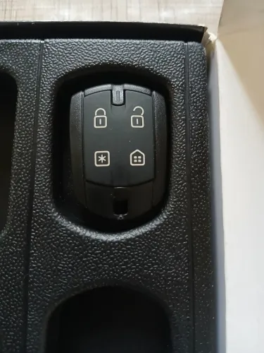 Controle automotivo Positron para alarmes ou portões eletrônicos