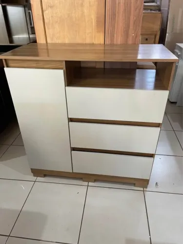 Cômoda 3 gavetas e 1 porta nova