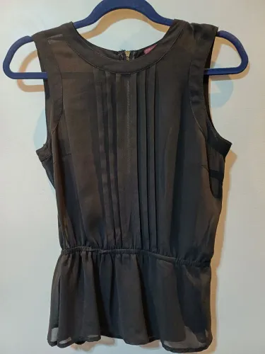 Blusa social regata Yessica preta semi-nova com detalhe , tam.38.