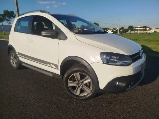 Volkswagen Crossfox 1.6 MI Total Flex 8V 5P 2012