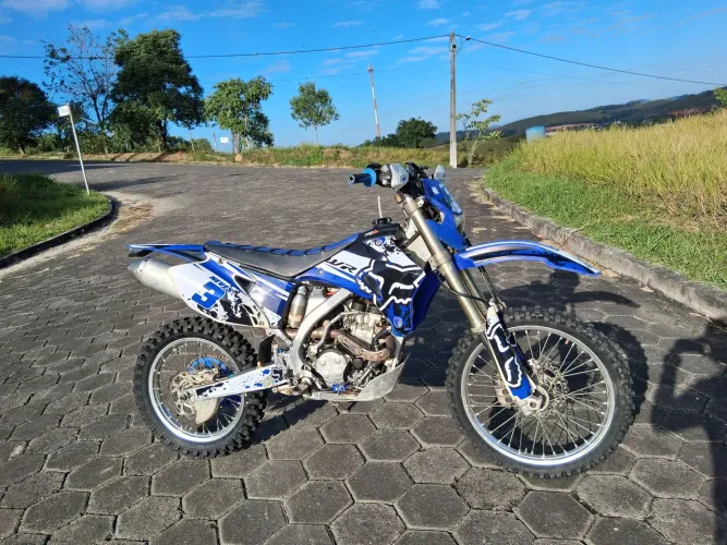WR 250 muito inteira