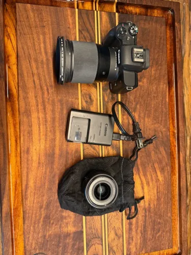 Canon EOS M50 + Lente Sigma 16mm f/1.4 + Lente Canon 15-45mm ? Kit Completo Impecável