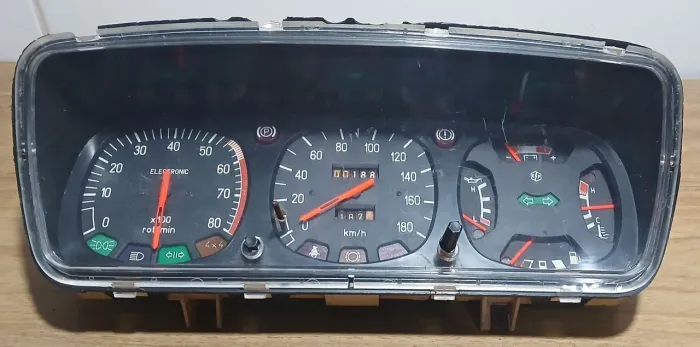 Antigo painel automotivo - para retirar peças