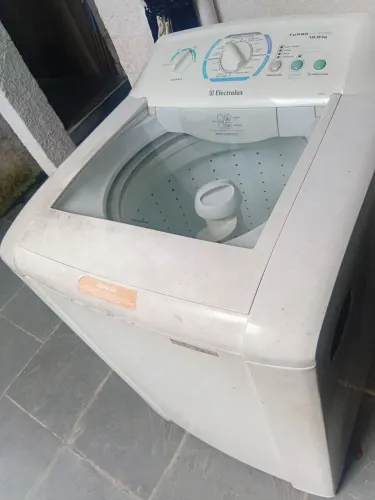 Máquina de lavar roupas 12k Electrolux