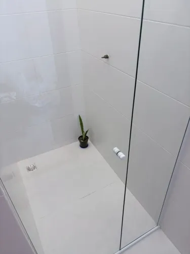 Box blindex 1,80cm de altura 0,81 novo