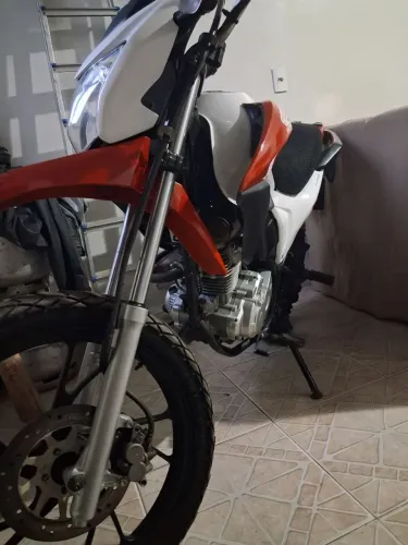 Vendo uma Bros 160 só no ponto de tranferir