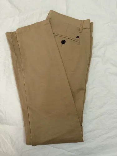 Calça sarja Tommy Hilfiger