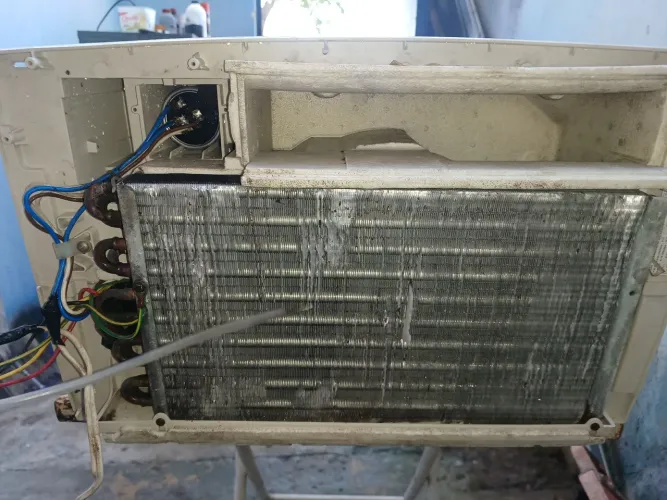 Ar-condicionado split e janela