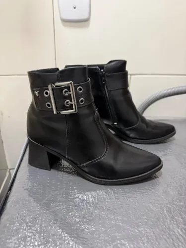 Bota feminina N 36